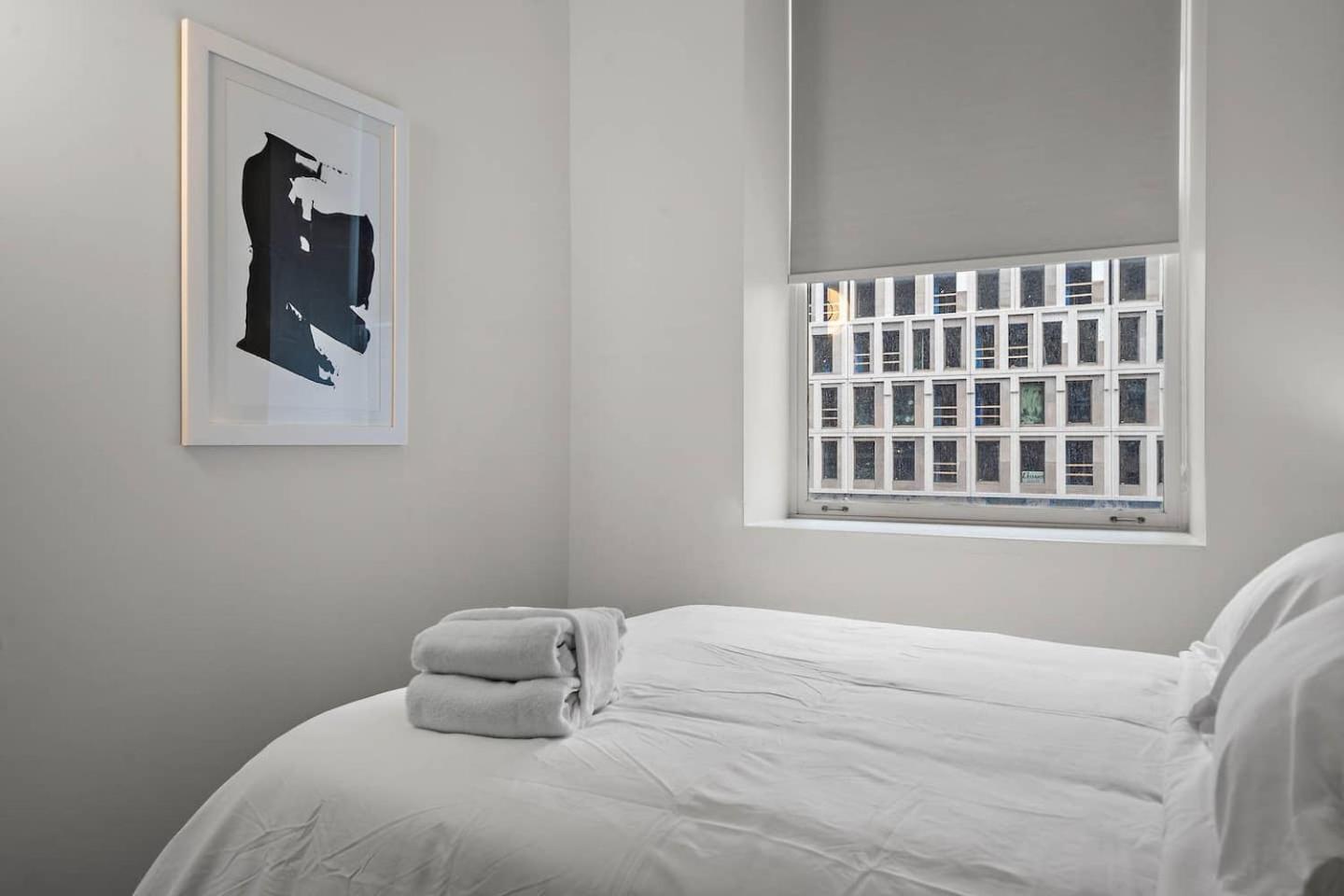 The Nomad Saint Jacques Apartment Montreal Bagian luar foto